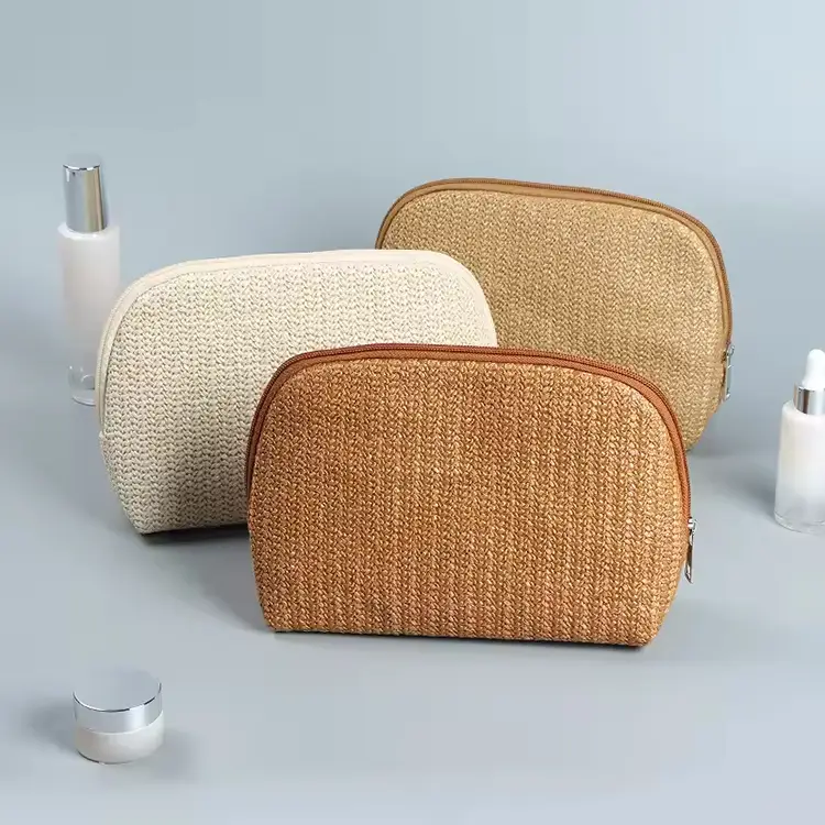 beauty-pr-kits-influencer-unboxing-cosmetic-bag