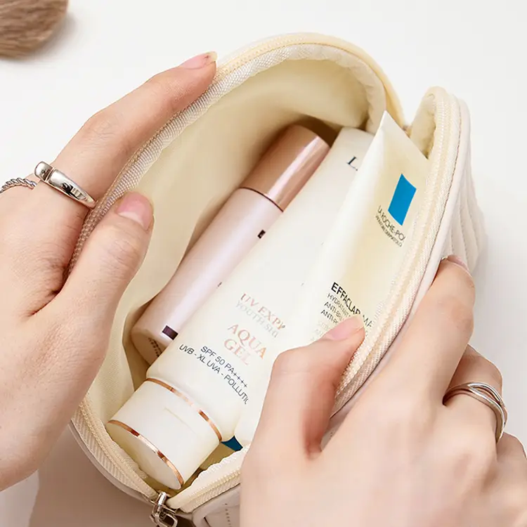 beauty-brand-gift-sets-packaging-pouch beauty-brand-gift-sets-packaging-pouch