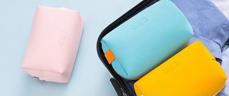 custom-cosmetic-pouch-supplier-logo-branding custom-cosmetic-pouch-supplier-logo-branding