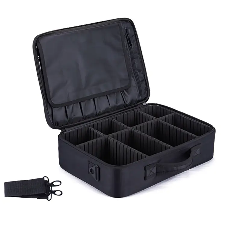 professional-makeup-case-heavy-duty-hardware-details professional-makeup-case-heavy-duty-hardware-details