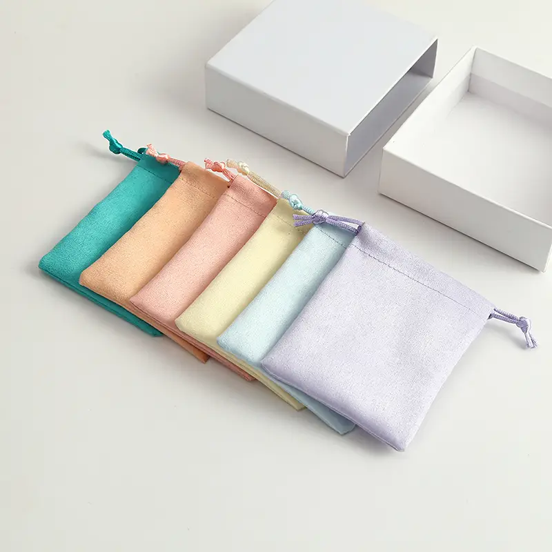 bearky-custom-quilted-cosmetic-pouch-set-detail-waterproof-lining-stitching-craftsmanship bearky-custom-quilted-cosmetic-pouch-set-detail-waterproof-lining-stitching-craftsmanship