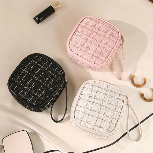 Quilted Cotton Cosmetic Bag – Compact Travel Makeup Organizer for Women